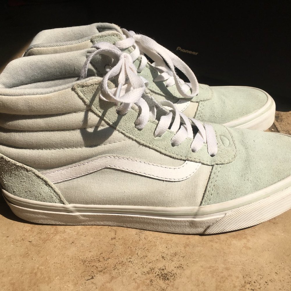 VANS LEATHER HIGH TOP SIZE 7.5 USED